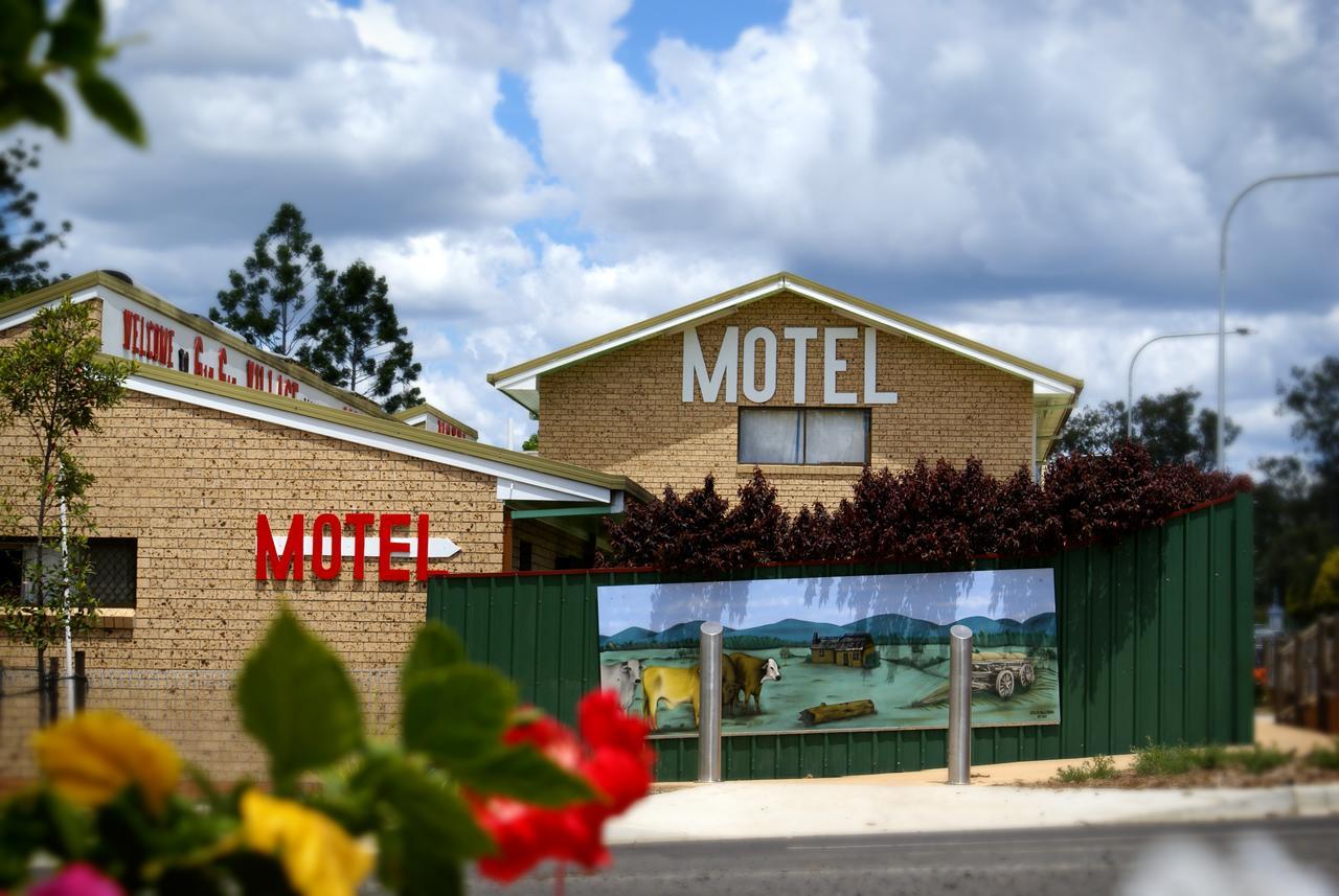 Gin Gin Village Motor Inn Motel Qld Exterior photo