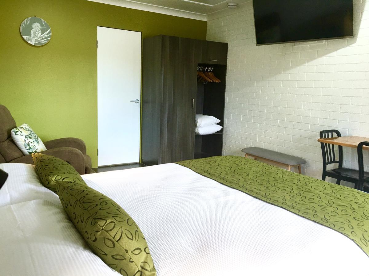 Gin Gin Village Motor Inn Motel Qld Exterior photo