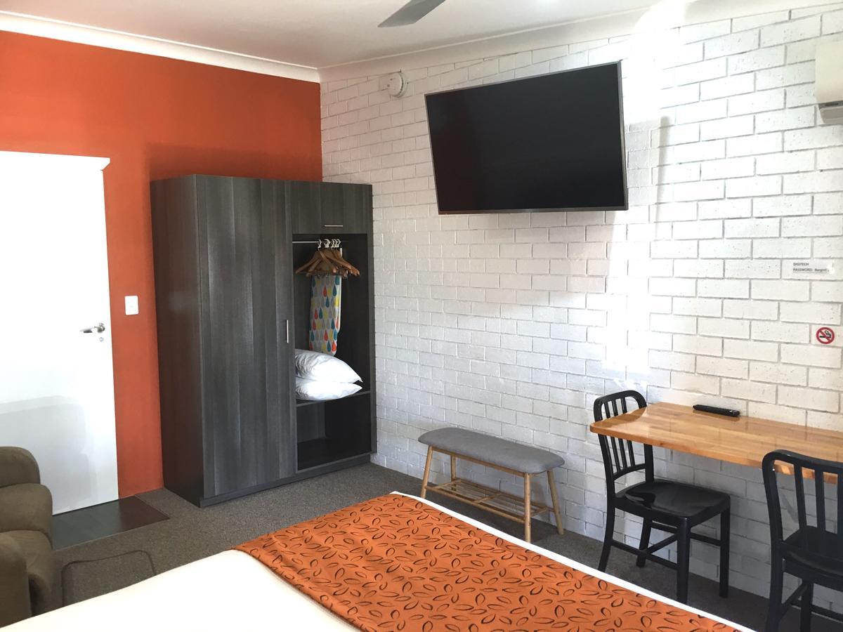 Gin Gin Village Motor Inn Motel Qld Exterior photo